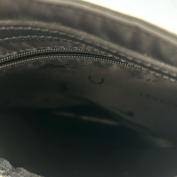 Black Longchamp nylon cross body purse. Like new. - Picture 4 of 9